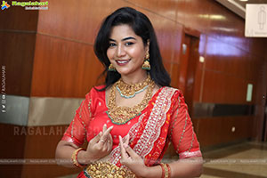 Madhuri Rathod Poses with Designer Jewellery, HD Gallery