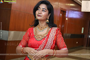 Madhuri Rathod Poses with Designer Jewellery, HD Gallery