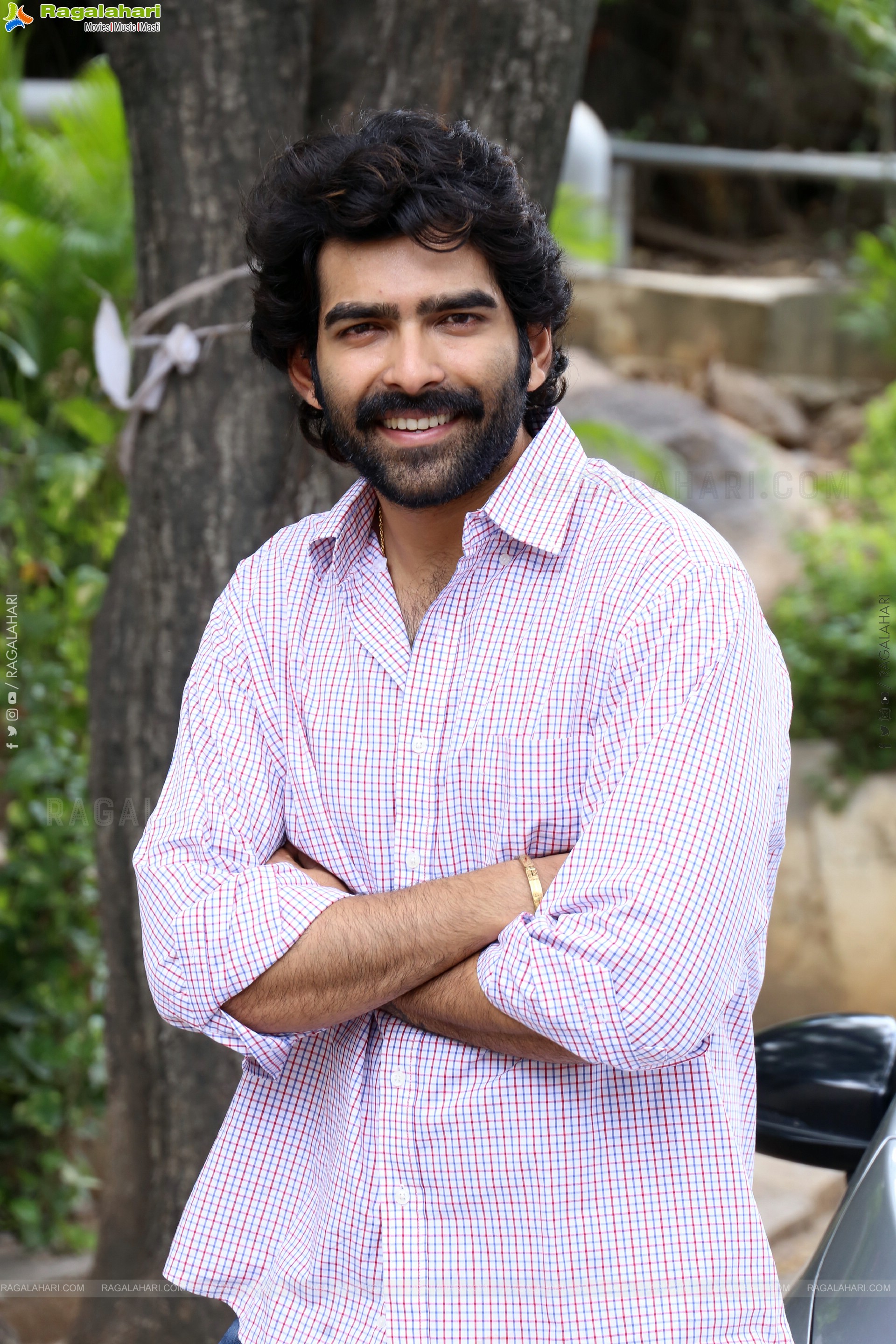 Manoj Kumar at Kothapallilo Okappudu Movie Interview, HD Gallery
