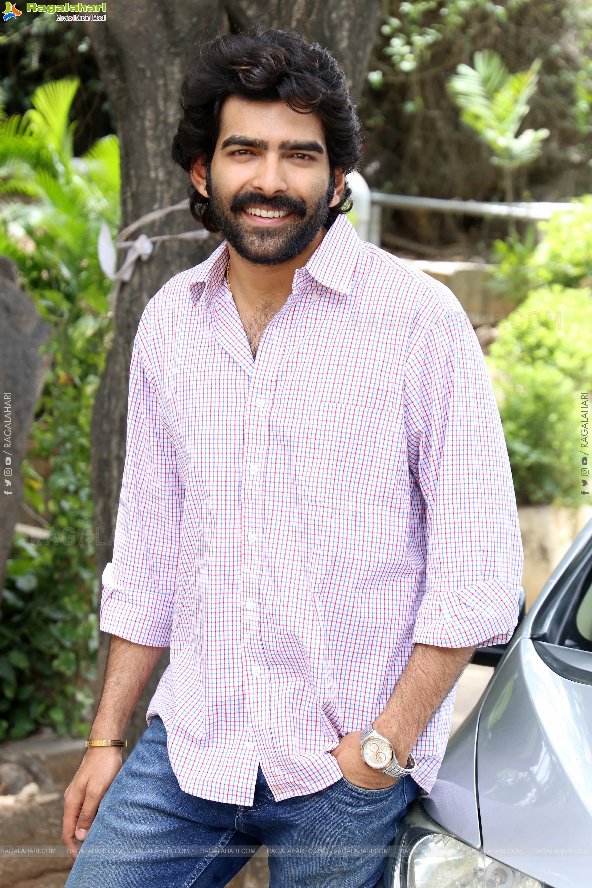 Manoj Kumar at Kothapallilo Okappudu Movie Interview, HD Gallery