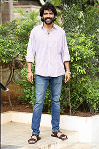 Manoj Kumar at Kothapallilo Okappudu Movie Interview