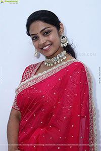 Mounika Ghanta in Red Saree, HD Photo Gallery