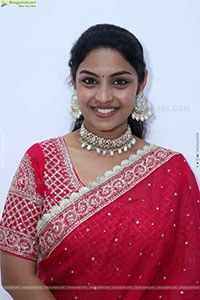 Mounika Ghanta in Red Saree, HD Photo Gallery