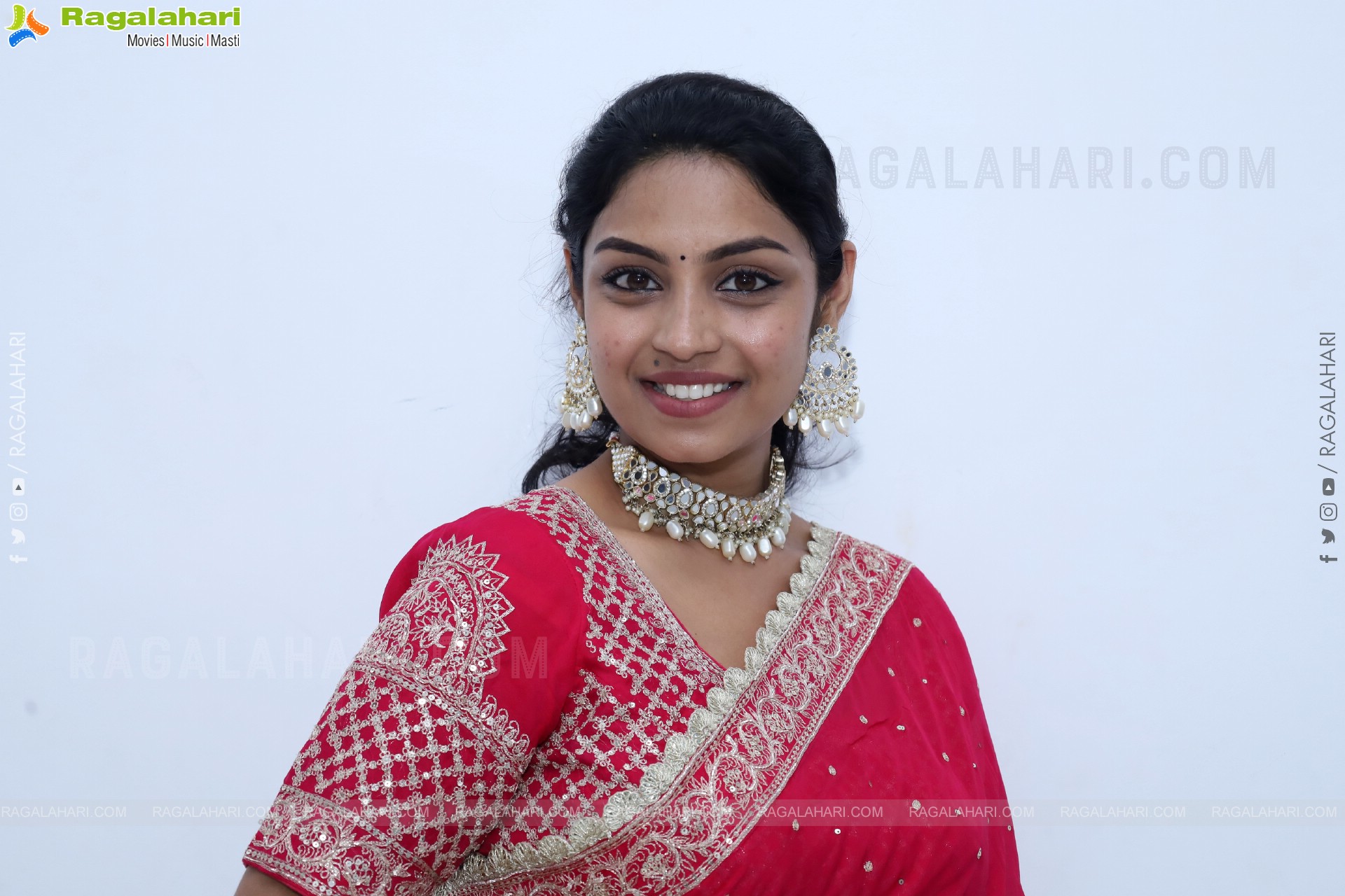 Mounika Ghanta in Red Saree, HD Photo Gallery