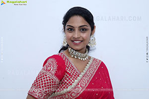 Mounika Ghanta in Red Saree, HD Photo Gallery