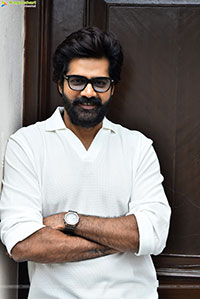Naveen Chandra at Showtime Interview, HD Gallery