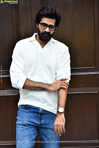 Naveen Chandra at Showtime Interview, HD Gallery