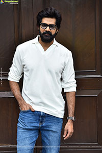 Naveen Chandra at Showtime Interview, HD Gallery