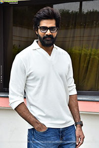 Naveen Chandra at Showtime Interview, HD Gallery