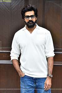 Naveen Chandra at Showtime Interview, HD Gallery
