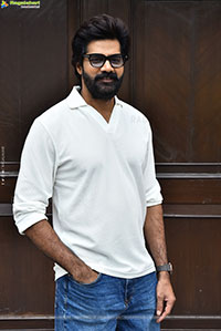 Naveen Chandra at Showtime Interview, HD Gallery