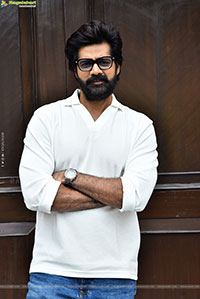Naveen Chandra at Showtime Interview, HD Gallery