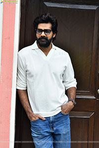 Naveen Chandra at Showtime Interview, HD Gallery
