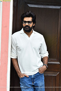 Naveen Chandra at Showtime Interview, HD Gallery