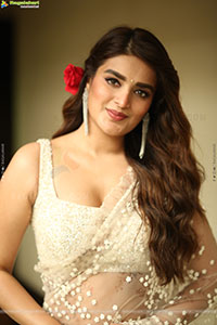 Nidhhi Agerwal at Hari Hara Veera Mallu Press Meet