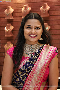 Priya Inturu poses with Traditional Jewellery, HD Gallery