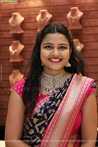 Priya Inturu poses with Traditional Jewellery, HD Gallery
