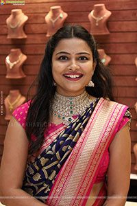 Priya Inturu poses with Traditional Jewellery, HD Gallery
