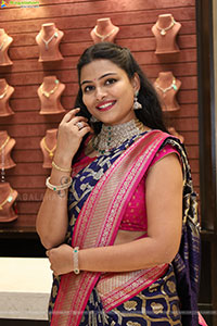 Priya Inturu poses with Traditional Jewellery, HD Gallery