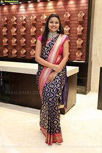 Priya Inturu poses with Traditional Jewellery, HD Gallery