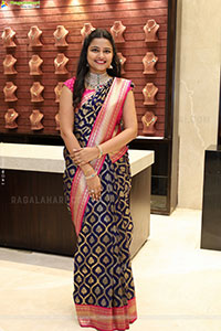 Priya Inturu poses with Traditional Jewellery, HD Gallery