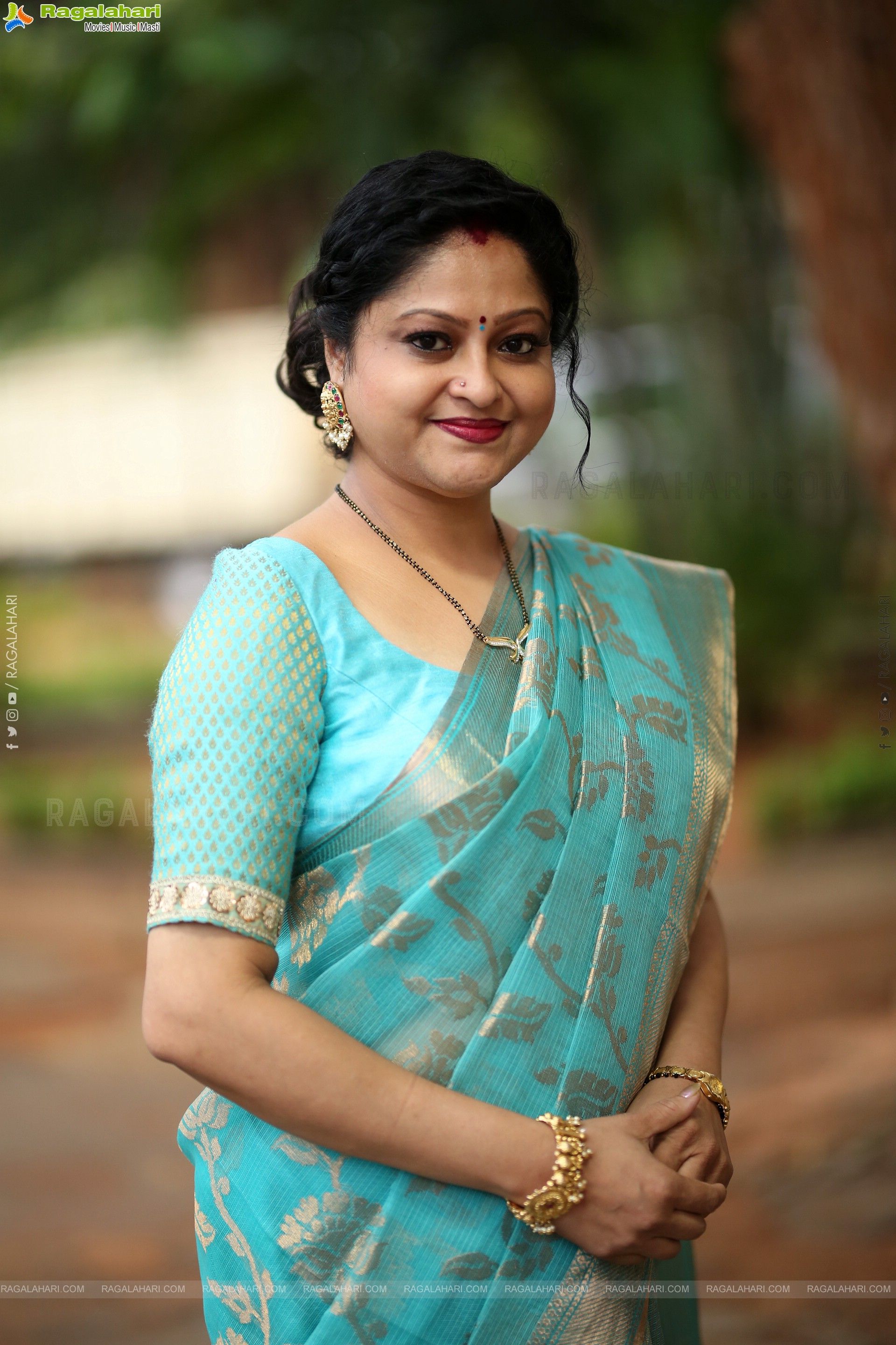 Raasi at Usurae Movie Press Meet, HD Gallery