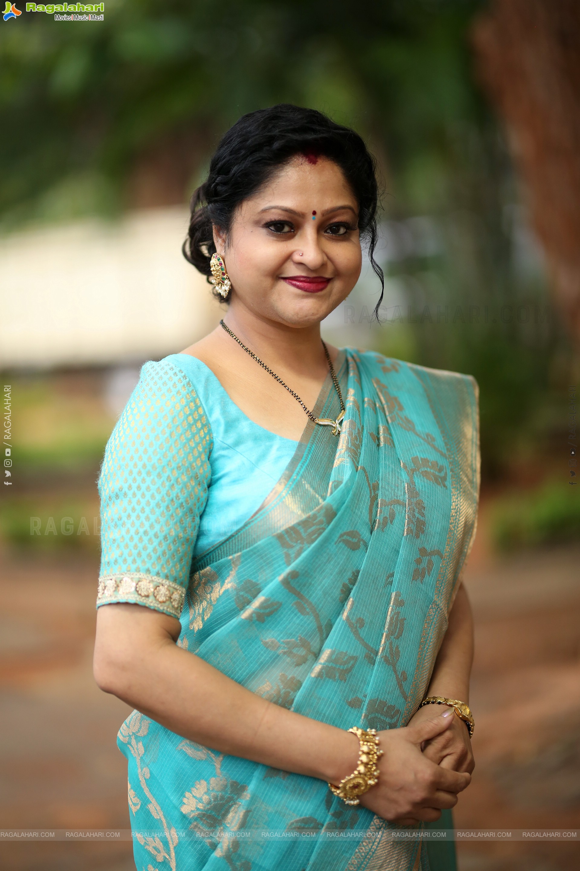Raasi at Usurae Movie Press Meet, HD Gallery