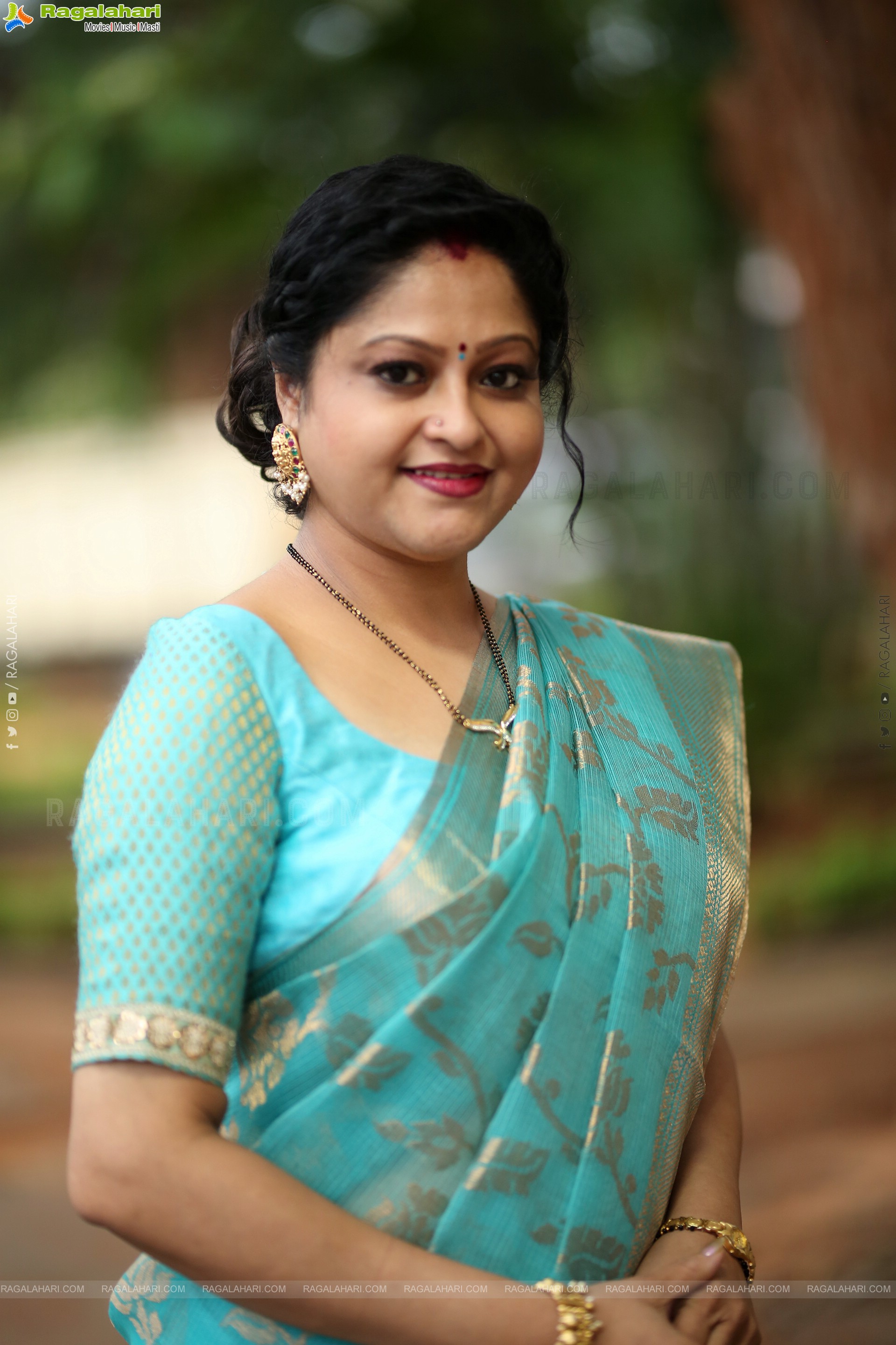 Raasi at Usurae Movie Press Meet, HD Gallery