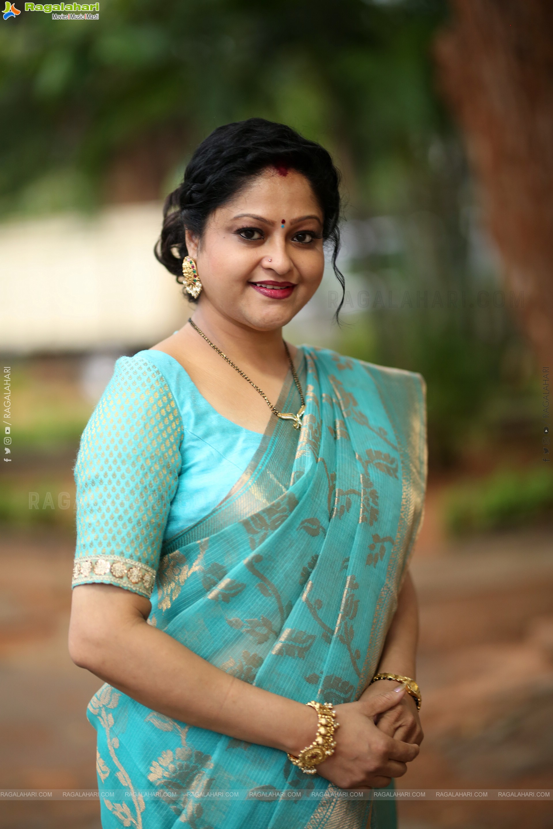 Raasi at Usurae Movie Press Meet, HD Gallery