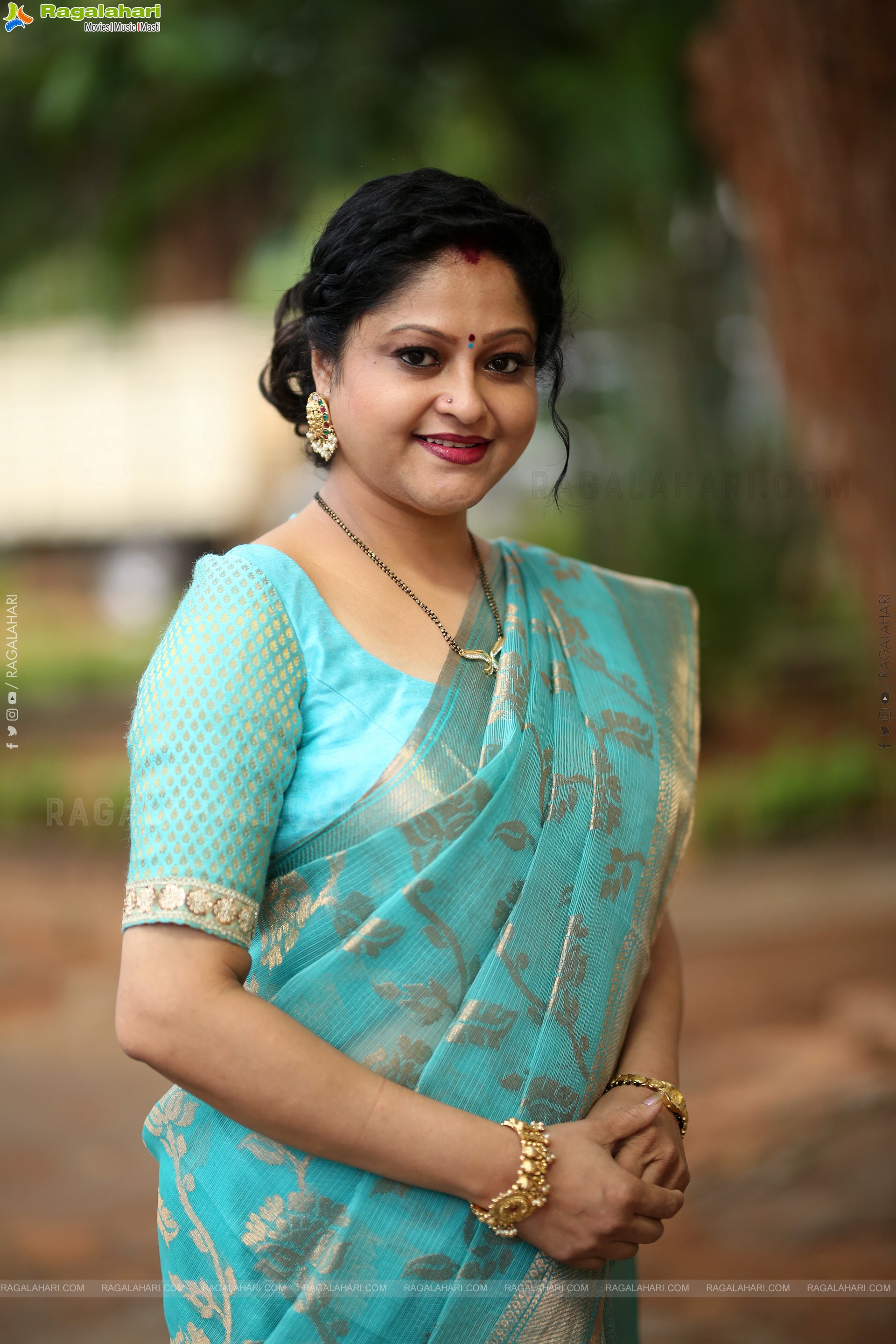 Raasi at Usurae Movie Press Meet, HD Gallery