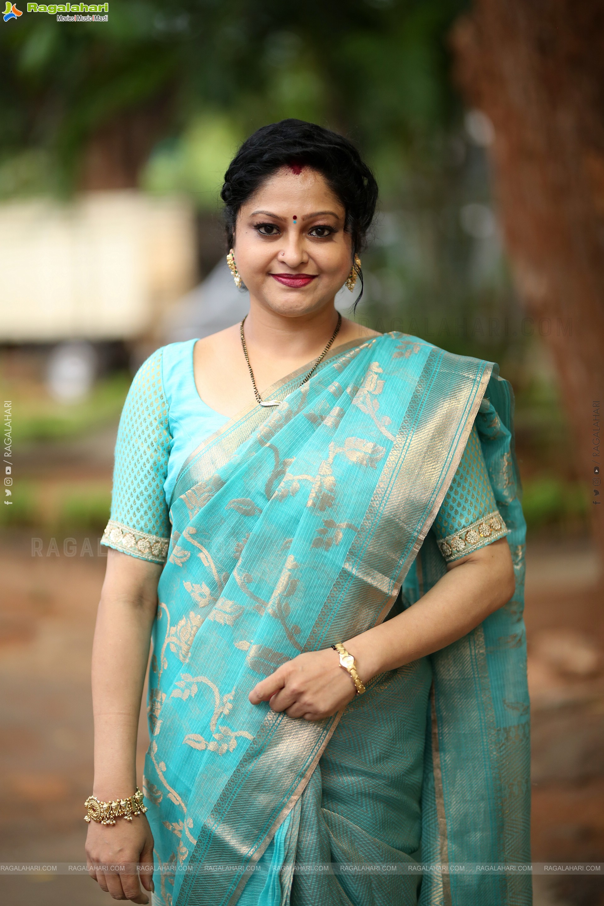 Raasi at Usurae Movie Press Meet, HD Gallery