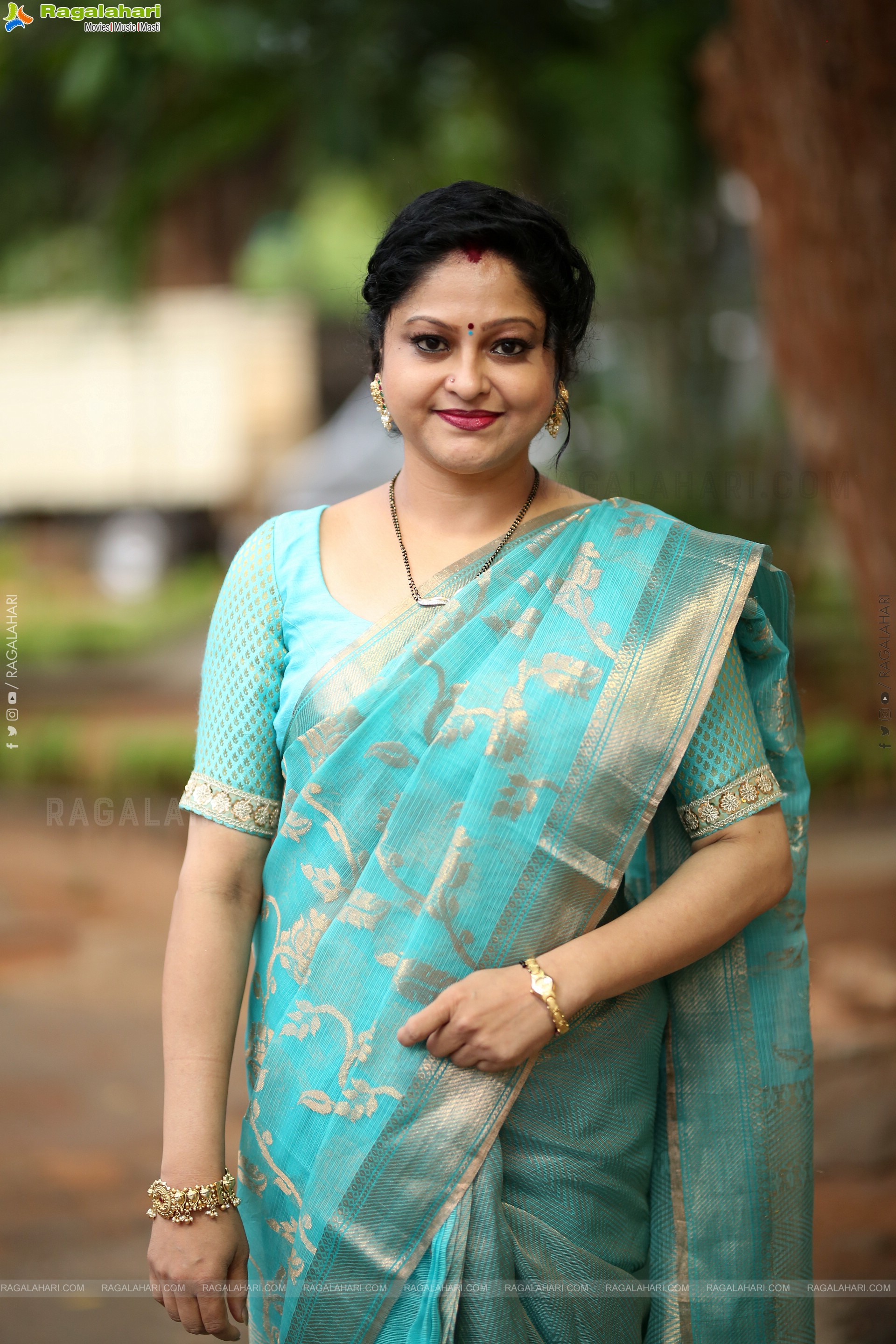 Raasi at Usurae Movie Press Meet, HD Gallery