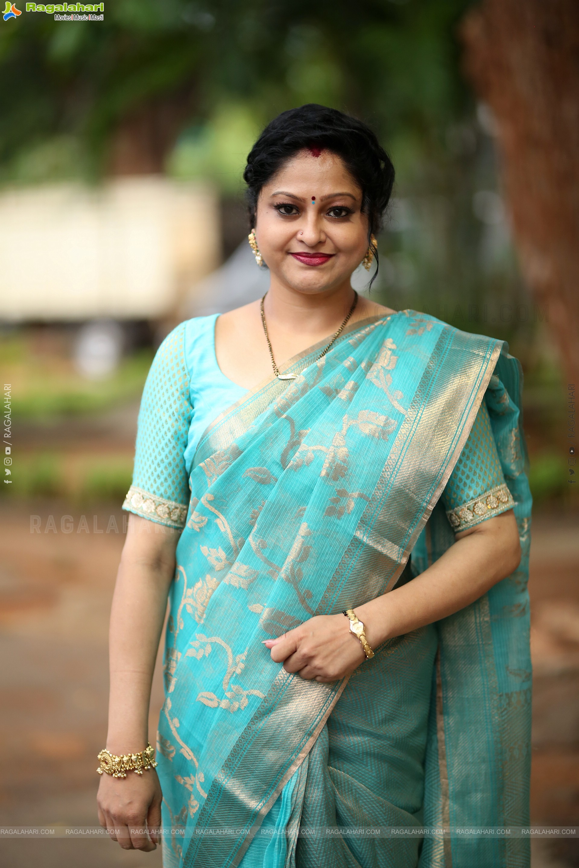 Raasi at Usurae Movie Press Meet, HD Gallery