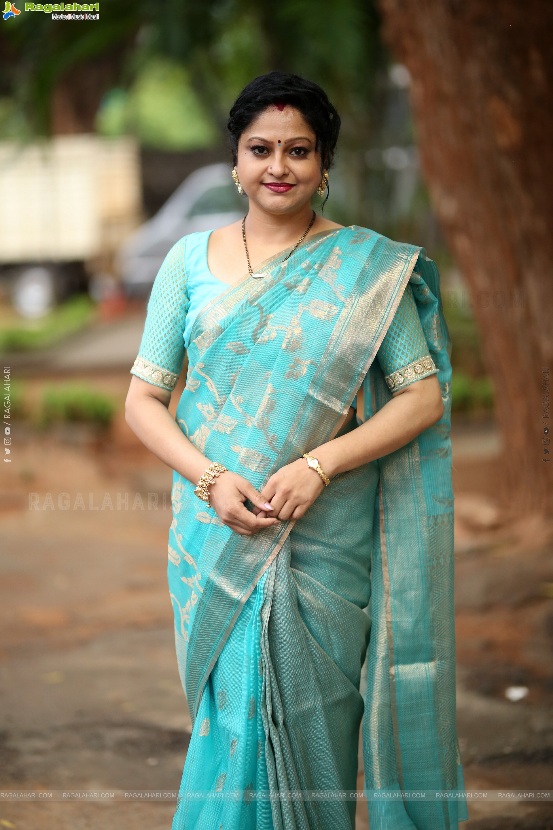 Raasi at Usurae Movie Press Meet, HD Gallery