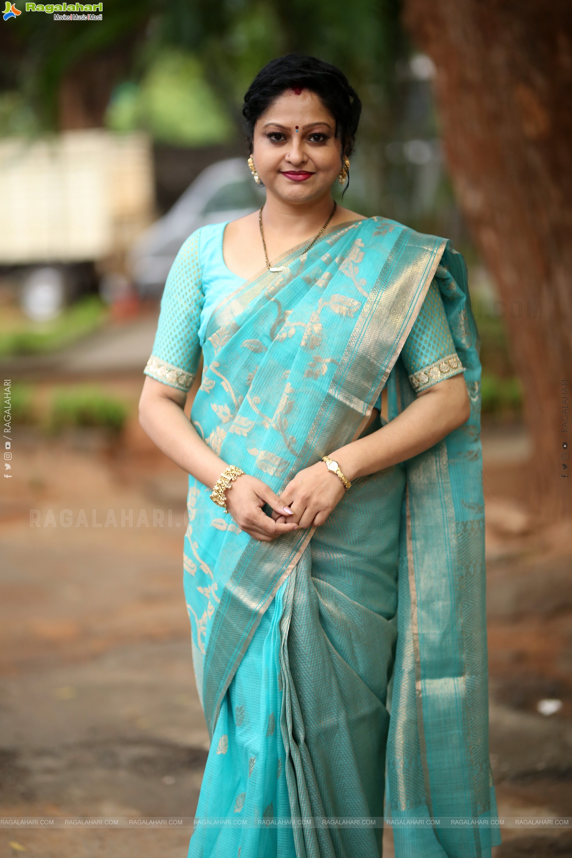 Raasi at Usurae Movie Press Meet, HD Gallery