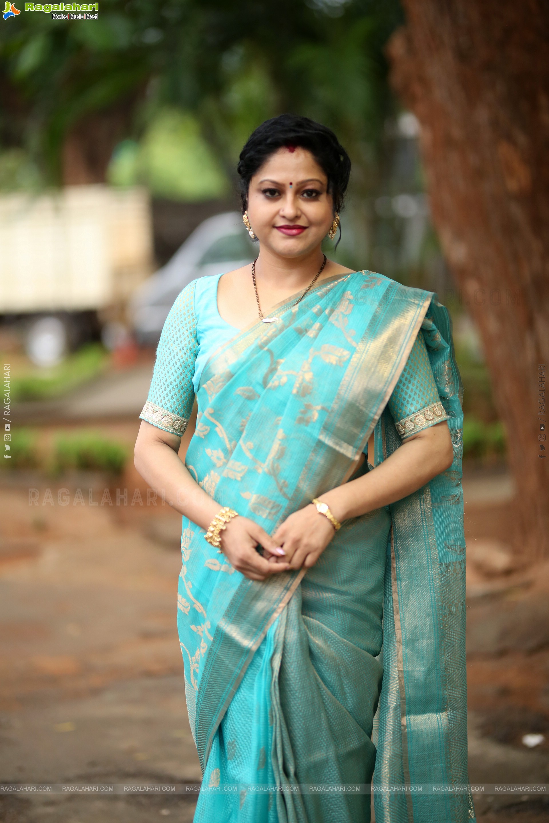 Raasi at Usurae Movie Press Meet, HD Gallery