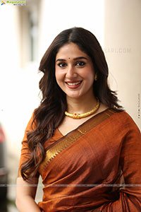 Rabiya at Meghalu Cheppina Prema Katha Trailer Launch