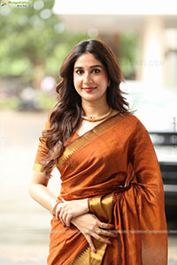 Rabiya at Meghalu Cheppina Prema Katha Trailer Launch