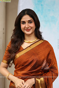 Rabiya at Meghalu Cheppina Prema Katha Trailer Launch