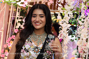Rashi Singh at Hi Life Exhibition Grand Launch