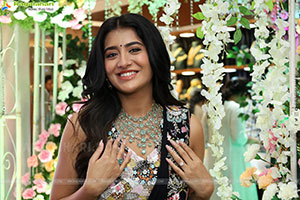Rashi Singh at Hi Life Exhibition Grand Launch