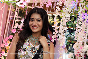 Rashi Singh at Hi Life Exhibition Grand Launch