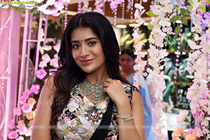 Rashi Singh at Hi Life Exhibition Grand Launch