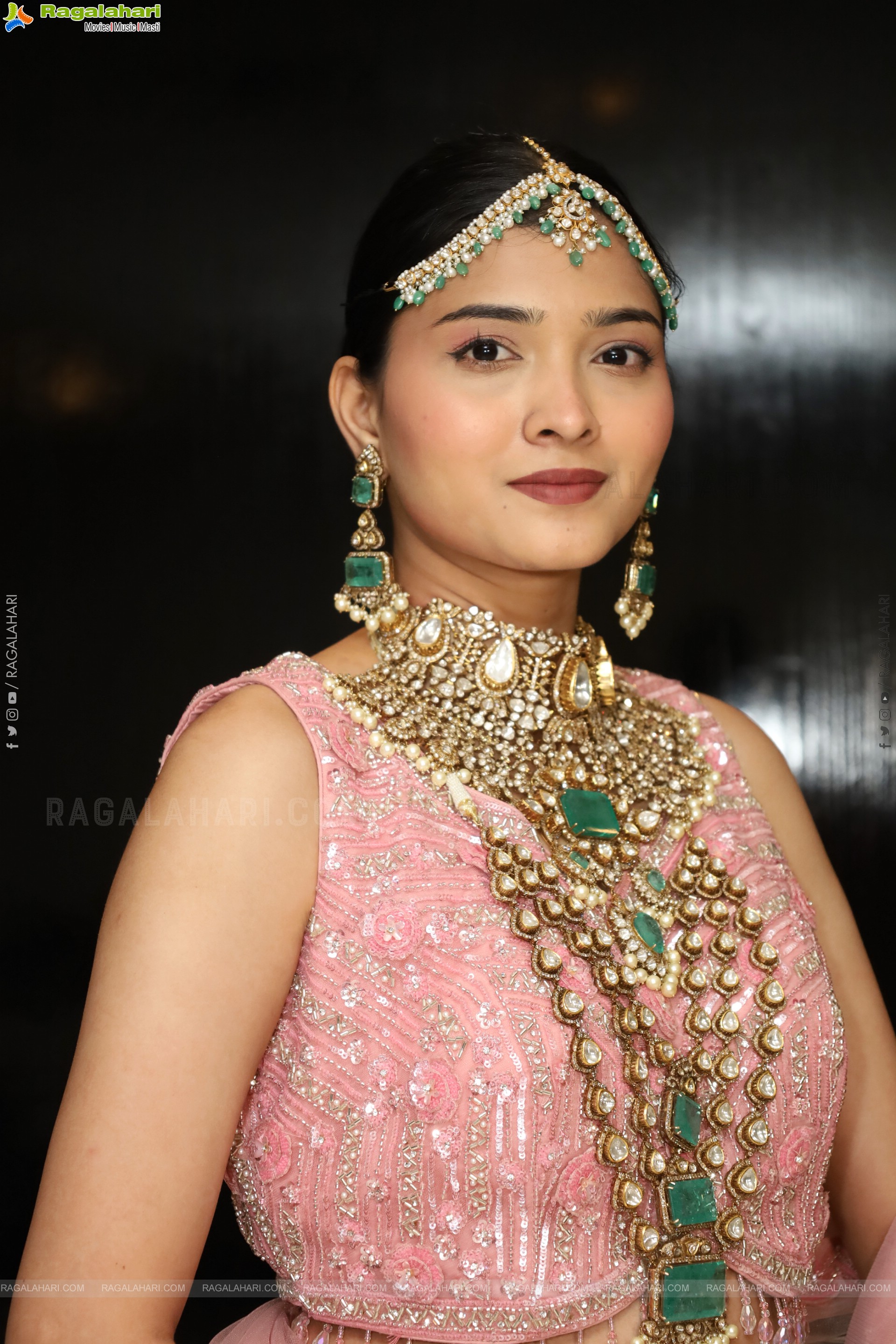Sanjana Jooluri Poses with Traditional Jewellery, HD Gallery