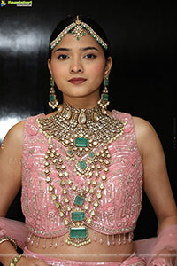 Sanjana Jooluri Poses with Traditional Jewellery, HD Gallery