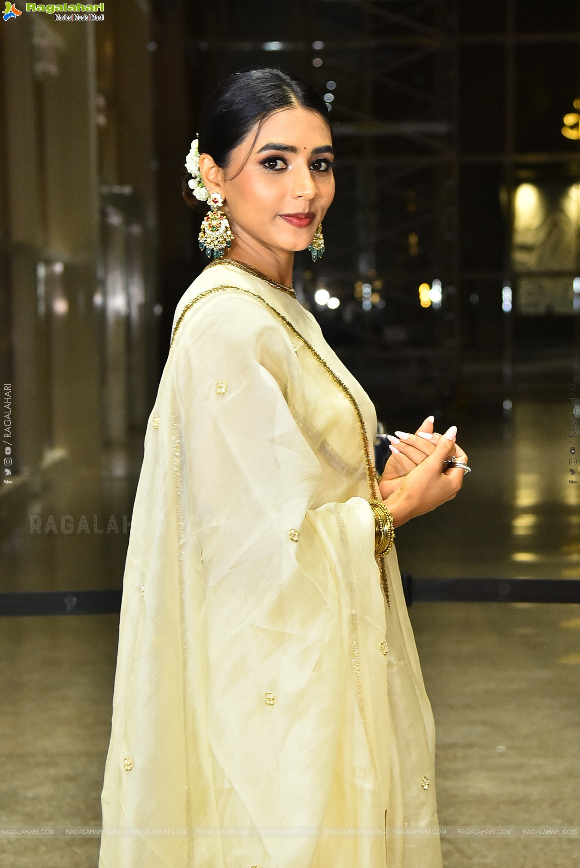 Sapthami Gowda at Thammudu Movie Prerelease Event, HD Gallery