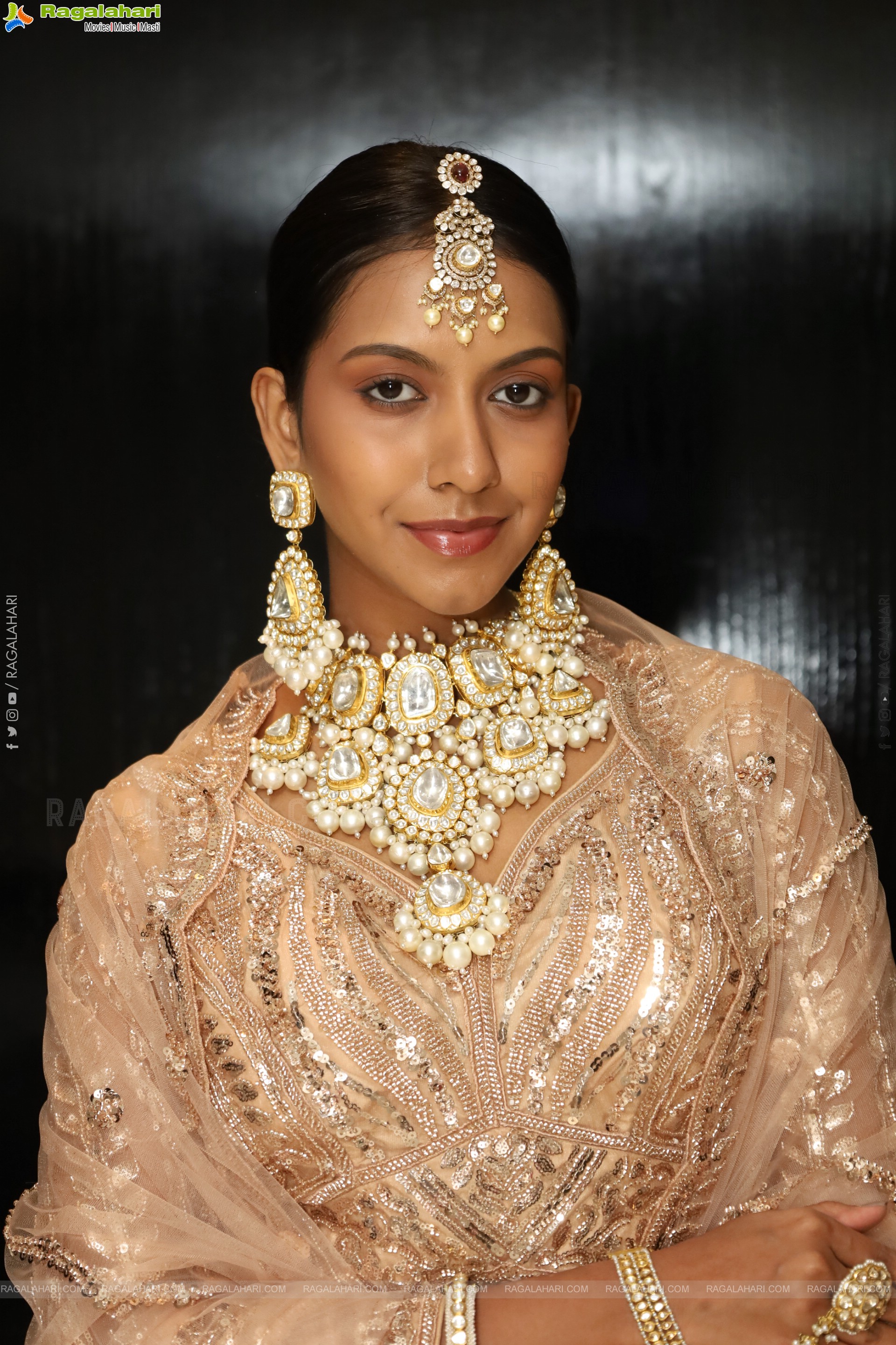Shreya Shetty Poses with Designer Jewellery, HD Gallery
