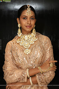 Shreya Shetty Poses with Designer Jewellery, HD Gallery
