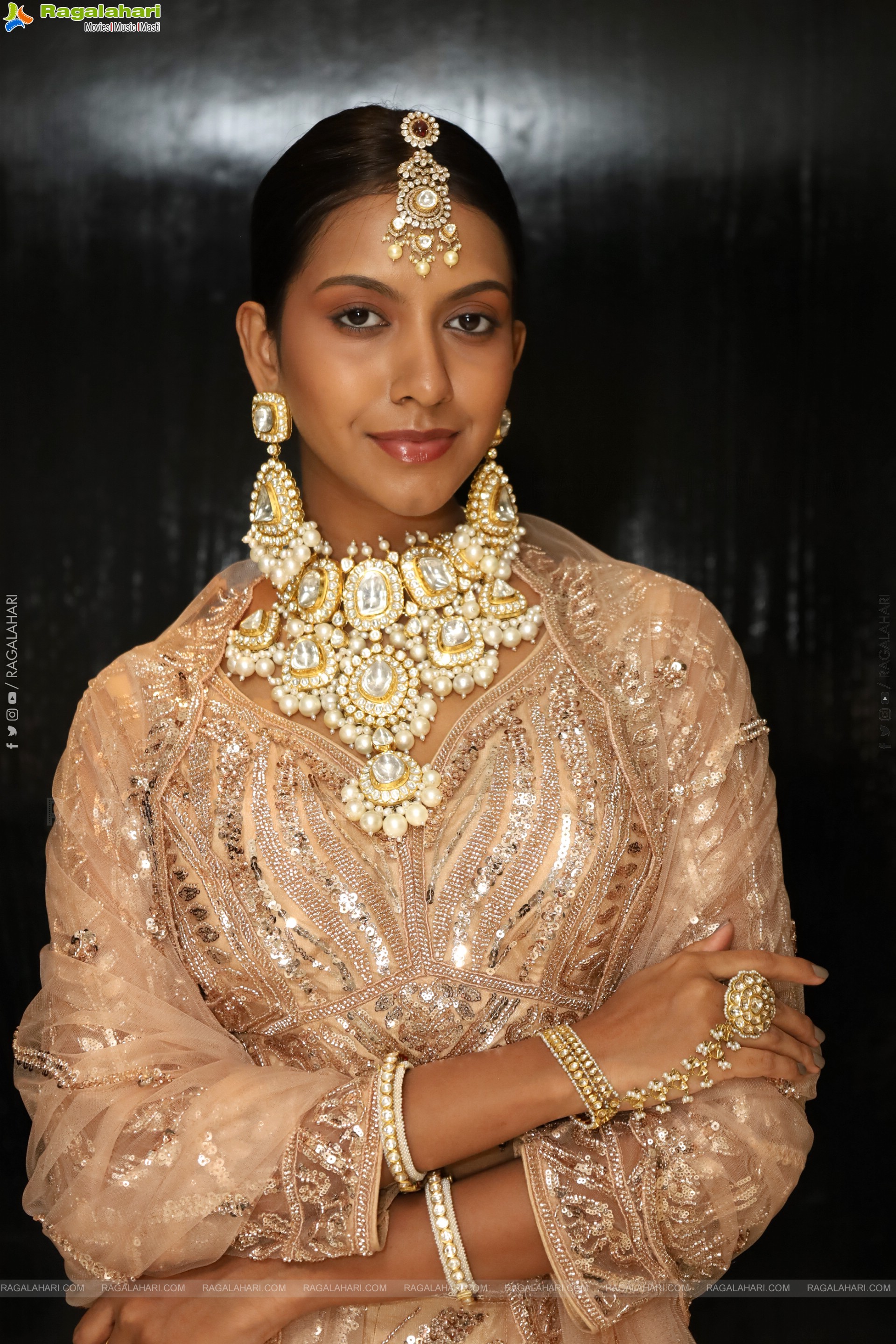 Shreya Shetty Poses with Designer Jewellery, HD Gallery