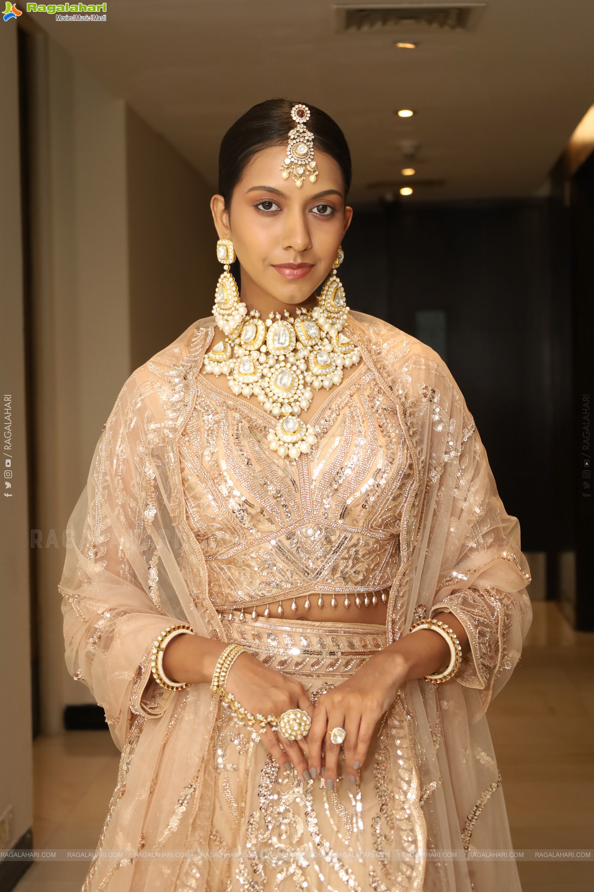 Shreya Shetty Poses with Designer Jewellery, HD Gallery